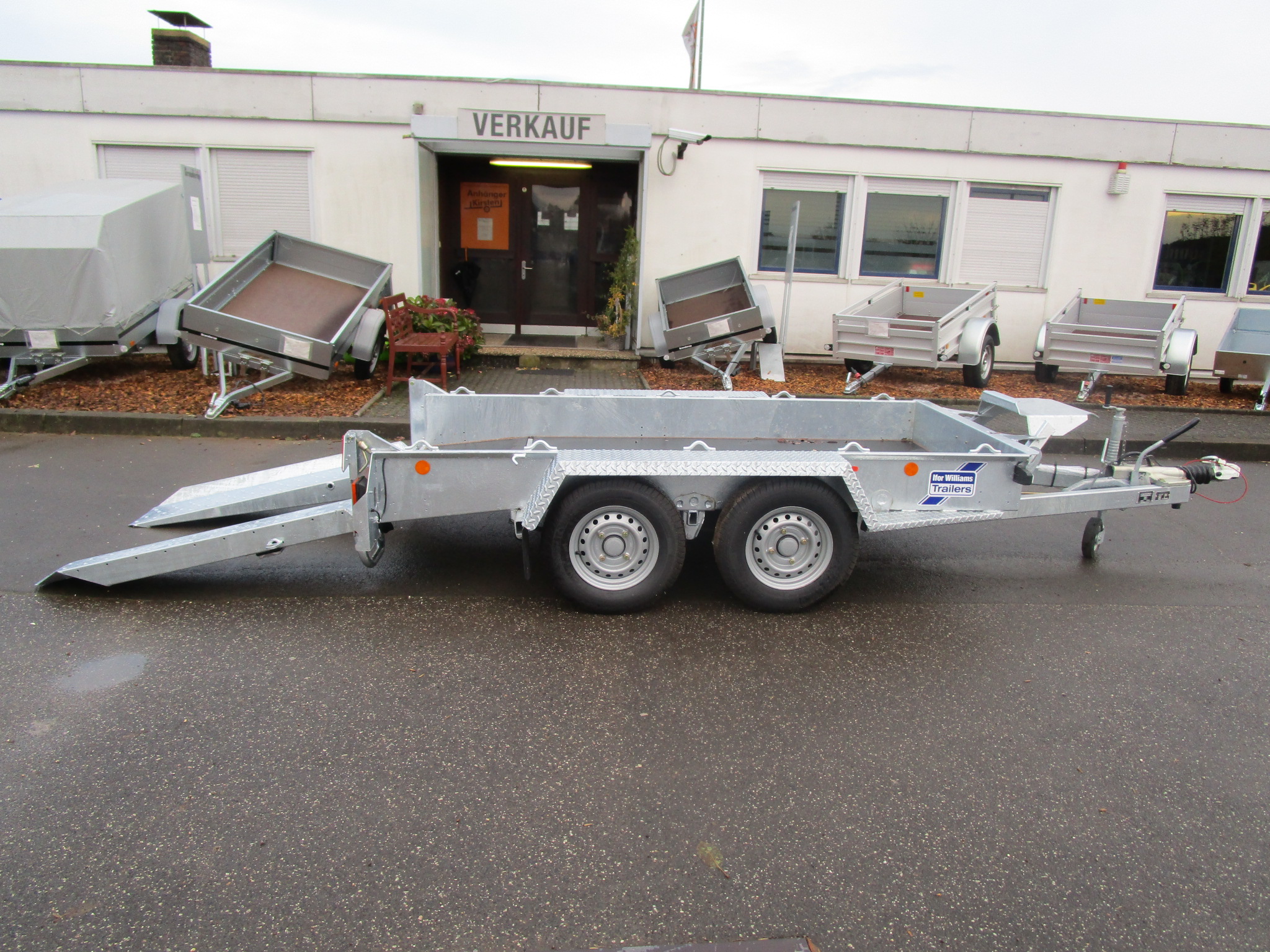 Baumaschinen + Arbeitsbühnen