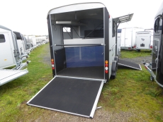 Cheval Liberté MAXI 3 Schrägsteher 3 Pferde + Sattelraum+ Dachlüfter 3,5t