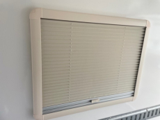 Blyss PREMIUM Sandwichkoffer Seitentür Fenster 305x159x180cm Türen 100 km/h+Extras 1,3 t