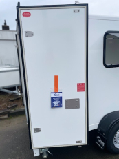 Blyss PREMIUM Sandwichkoffer Seitentür Fenster 305x159x180cm Türen 100 km/h+Extras 1,3 t