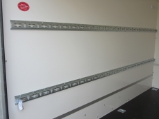 Blyss Plywood Koffer 353x150x180cm RAMPE + 100 km/h Extras 2,7 t