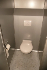 Toilettenwagen mit Exklusivausstattung nach WC- Urinal, Toilettenwagen