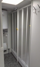 Toilettenwagen mit Exklusivausstattung nach WC- Urinal, Toilettenwagen