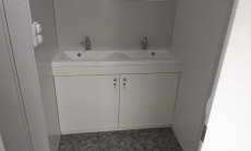 Toilettenwagen mit Exklusivausstattung nach WC- Urinal, Toilettenwagen