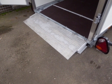 Absenker-Sandwichkoffer Husky FB K D 35.40/19 Tür+Rampe + Seitentür 398x177x190cm