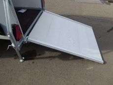 Debon C 255 ALU 1,3 t 100 kmh ALURAMPE/-TÜRE Seitentür 2,55x1,25x1,55m