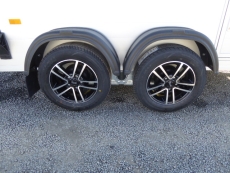 Debon C 500 ALU+Seitentüre ALUFELGEN 309x167x200cm 100 km/h 2 t