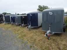 Debon C 400 ALU + Seitentüre 100 km/h 3,15x1,64x2,00m 1,3 t VORRAT