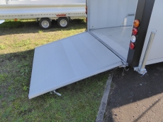 Debon C 900 ALU Rampe-/Türe+ Verkaufsklappe + Türe 497x206x206cm 3,5 t 100 kmh