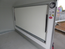 Debon C 400 Seitenklappe + Seitentüre 100 km/h 3,15x1,64x2,00m 1,3 t