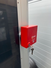 DEBON C 300 Seitenklappe + Tr Wabenkern 100 km/h 1,3 t