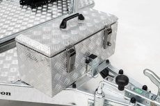 Debon Roadster Camp V 3 Kompaktanhänger zum Zweiradtransport 750 kg