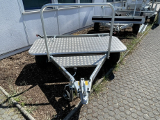 Debon Roadster Camp V 3 Kompaktanhänger zum Zweiradtransport 750 kg