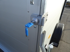 Airlineschienen in alle Debon Kofferanhänger montiert: C 255, Cargo 1300, C 300, C 400, C 500, C 700, C 800, C 900, C 1000...