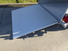 Debon C 400 Wabenkern Seitentür 3,15x1,64x2,00m 1,3 t 100 km/h