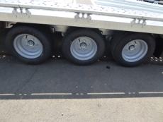 Brian James T-Transporter 3 Achsen 550x224cm kippbar Rampen 3,5 t