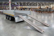 EDUARD 4020 3-SK 3-Achser 3,5t Elektro Rampen + Stützen 406x200x30cm