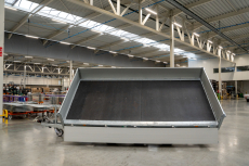 EDUARD 4020 3-SK 3-Achser 3,5t Elektro-/Nothandpumpe Rampen + Stützen 406x200x30cm