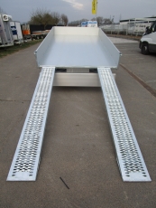 EDUARD 4020 3-SK 3,5t Elektro Rampen + Stützen 406x200x30cm