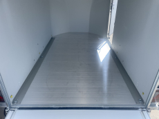 Cargo XL + TÜRE 318x163x159 cm Pullmann2 + 100 km/h 1,3 t