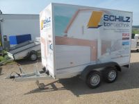 Beschriftung eines Kofferanhängers im Maß 3000 x 1940 m