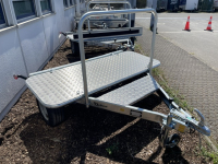 Debon Roadster Camp V 3 Kompaktanhänger zum Zweiradtransport 750 kg